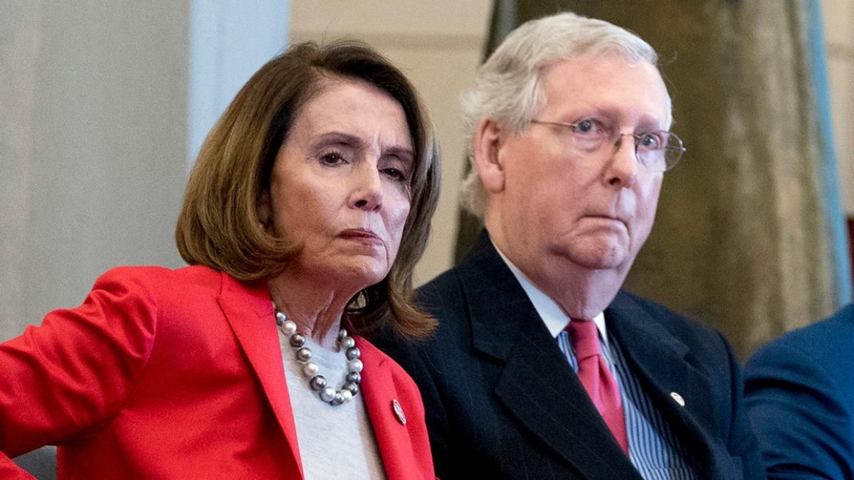 У США вандали напали на будинки топ-чиновників: залишили голову свині У США вандали напали на будинки топ-чиновників: залишили голову свині