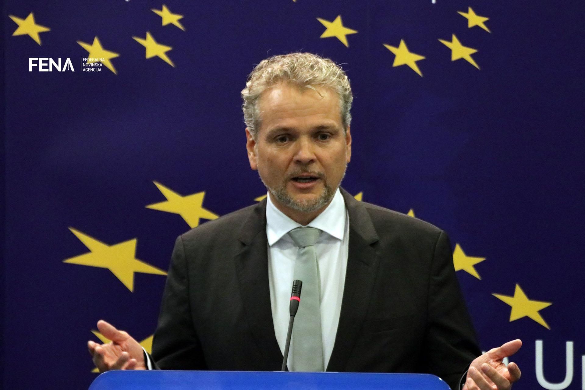 ЕС осудил абсолютно неприемлемые условия пребывания мигрантов в Боснии