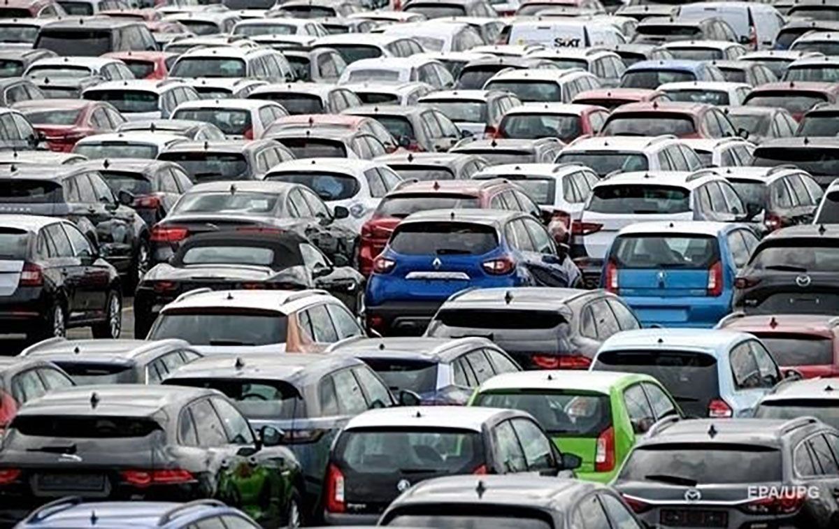 Скільки і яких автомобілів українці придбали у 2020 році