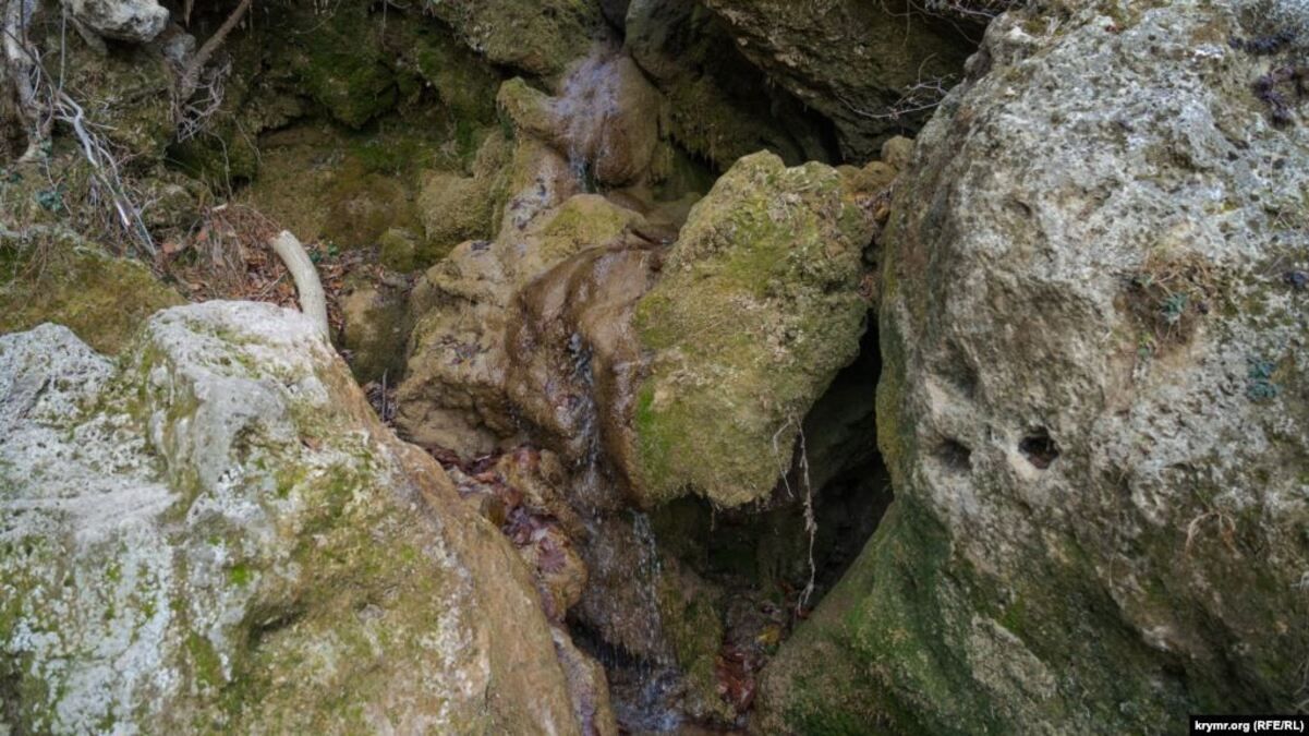 В оккупированном Крыму из засухи исчез водопад Су-Учхан: фото