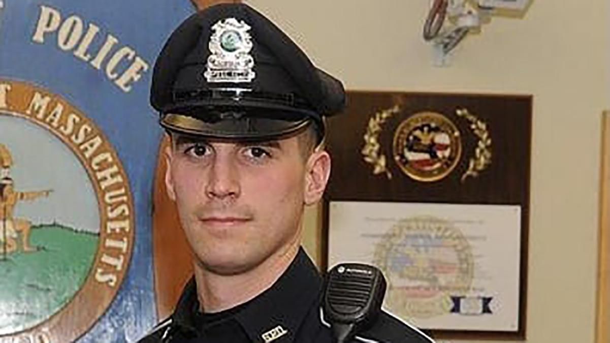 В США полицейский вместо ареста зделал подарок нарушительницам В США полицейский вместо ареста зделал подарок нарушительницам