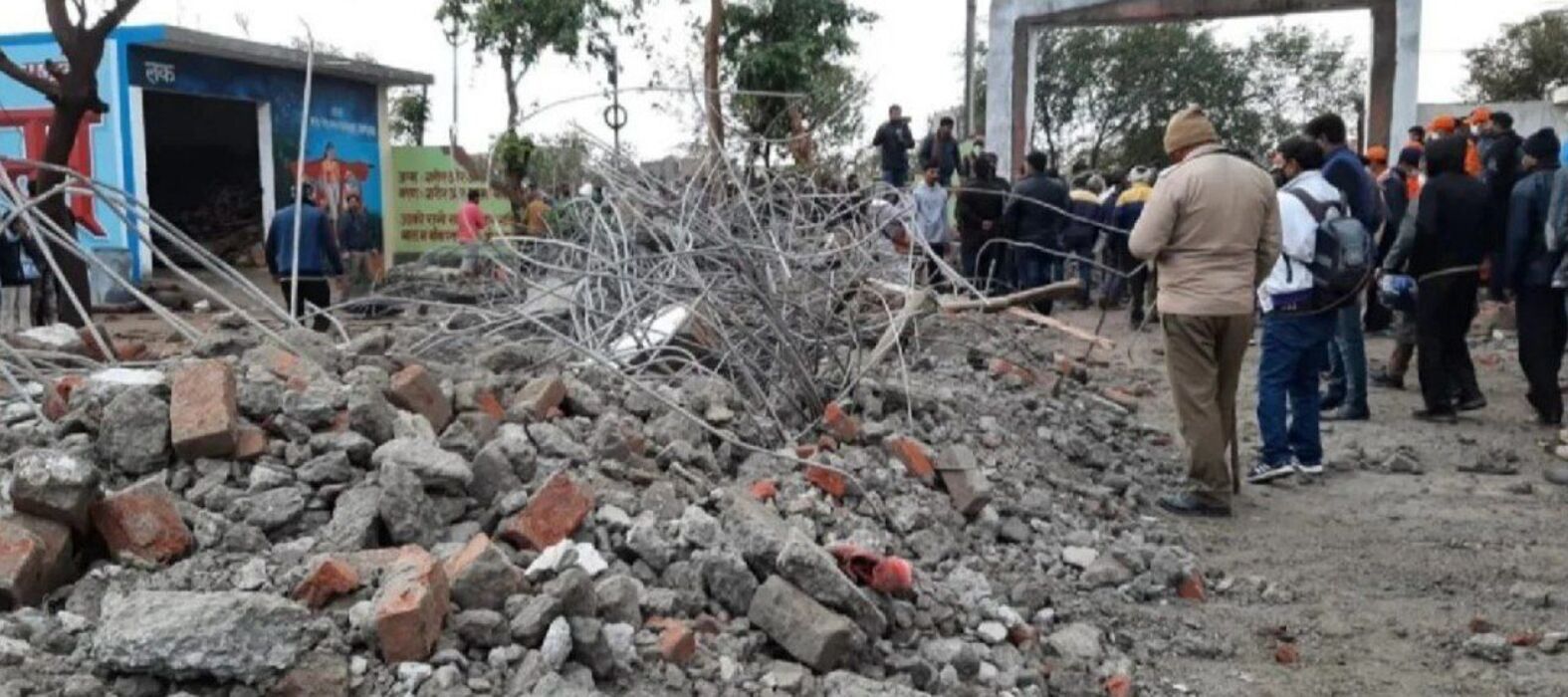 В Індії під час церемонії кремації загинули 25 людей: відео В Індії під час церемонії кремації загинули 25 людей: відео