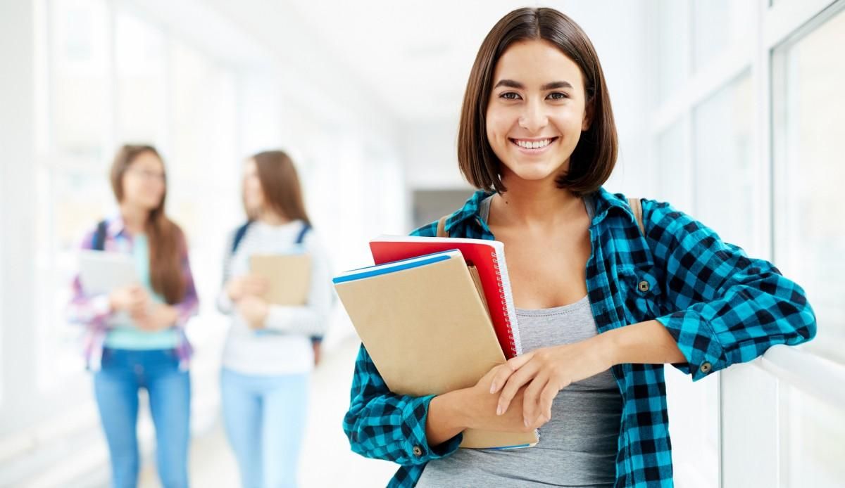 Абітурієнтам з Криму і Донбасу допомагатимуть вступити до вишів у 2021 Абітурієнтам з Криму і Донбасу допомагатимуть вступити до вишів у 2021