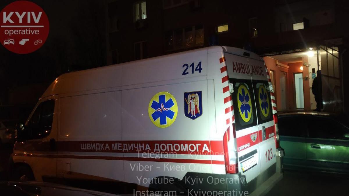 У Києві знайшли вбитого чоловіка: квартира була у вогні