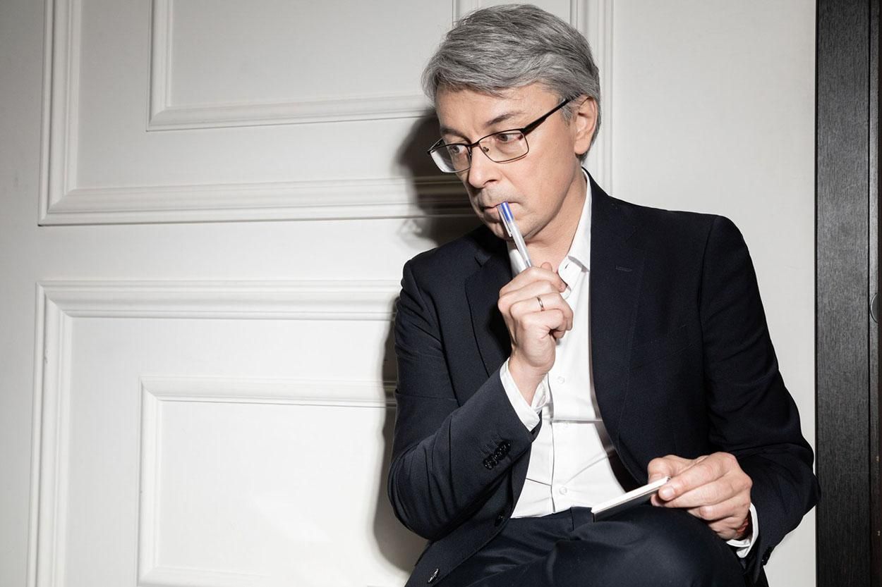 Ткаченко закликав українців читати щонайменше одну книгу на місяць Ткаченко закликав українців читати щонайменше одну книгу на місяць