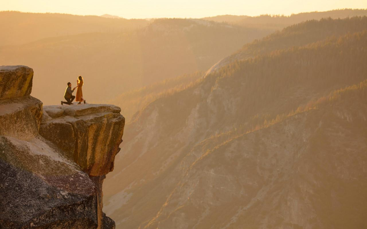 Дівчина впала з обриву відразу після того, як погодилася на пропозицію вийти заміж