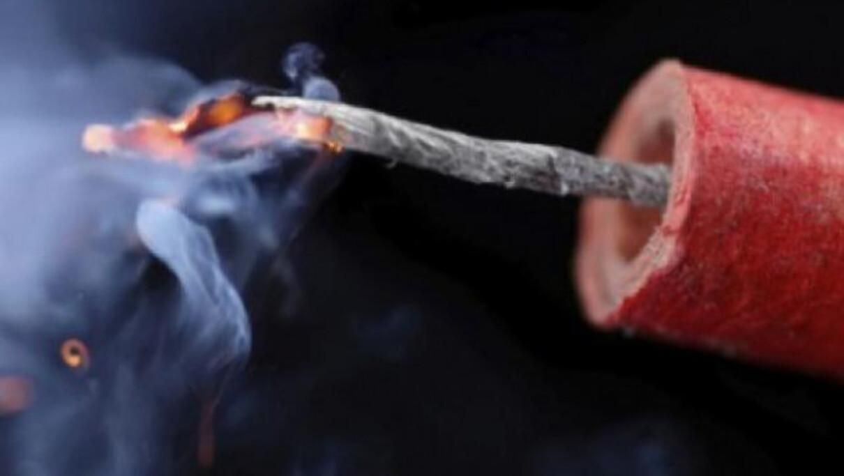 У жителя Волині в руках вибухнула петарда, йому ампутували пальці У жителя Волині в руках вибухнула петарда, йому ампутували пальці