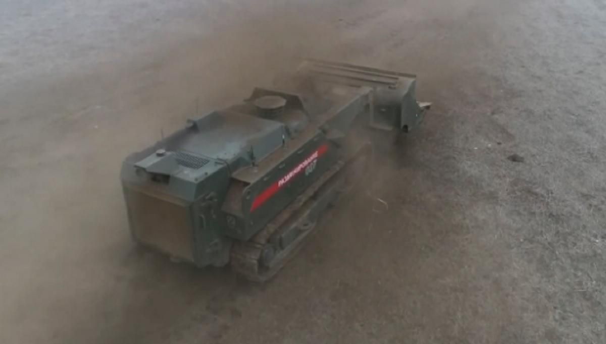 Як російський робот Уран-6 працює у Нагірному Карабасі: відео Як російський робот Уран-6 працює у Нагірному Карабасі: відео