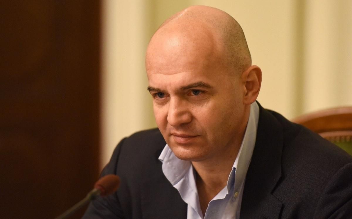 Соратника Порошенко Кононенко вызвали на допрос в НАБУ Соратника Порошенко Кононенко вызвали на допрос в НАБУ