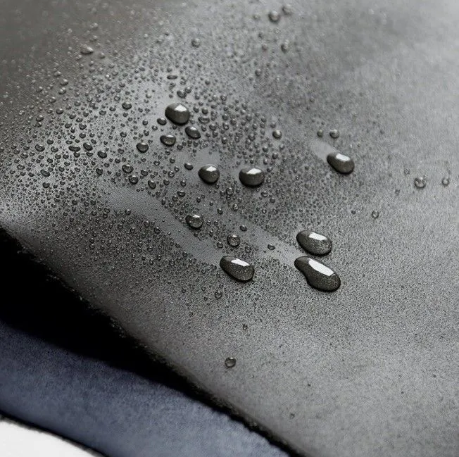 Сумку зробили із надійних матеріалів, які не дадуть сніговику розтанути / Фото Tsuchiya Kaban Сумку зробили із надійних матеріалів, які не дадуть сніговику розтанути / Фото Tsuchiya Kaban