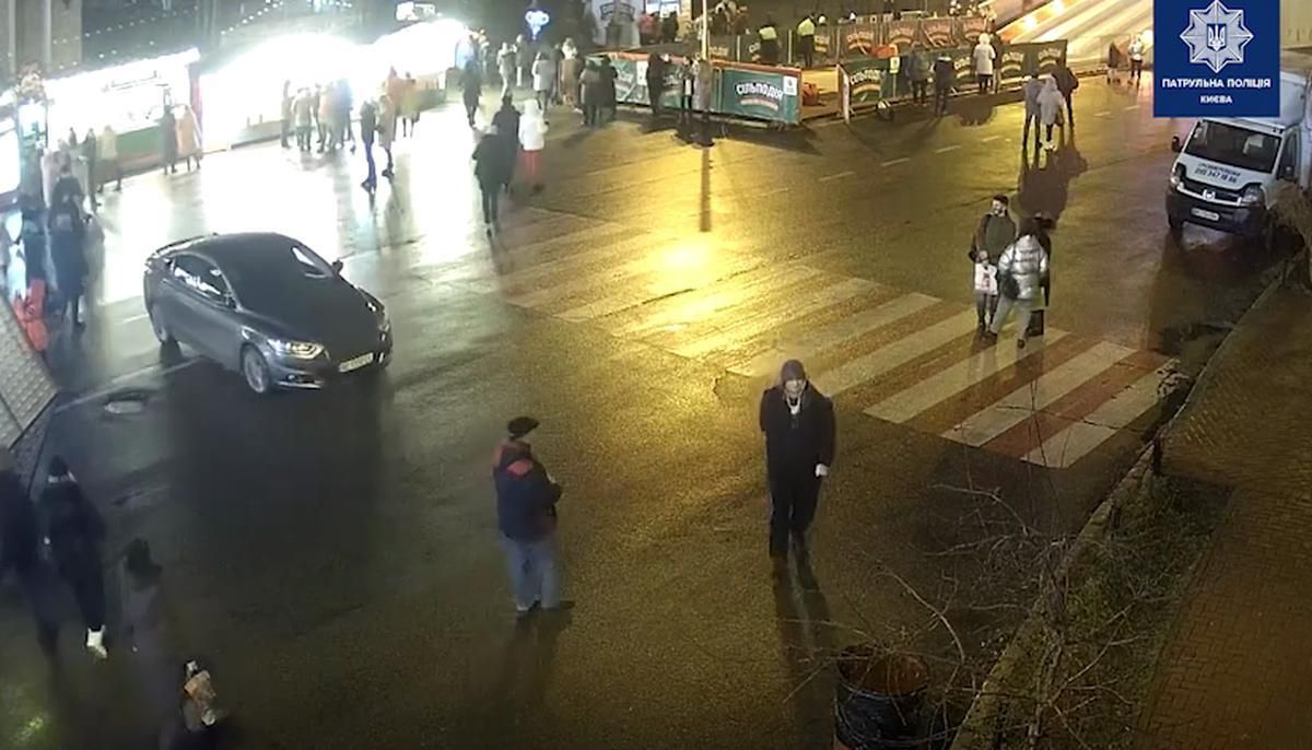В Киеве водитель гонял пешеходной зоной и угрожал патрульным