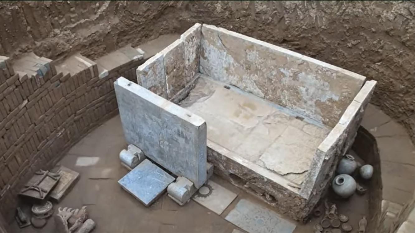 В Китае нашли древнюю гробницу, которой 1400 лет: видео