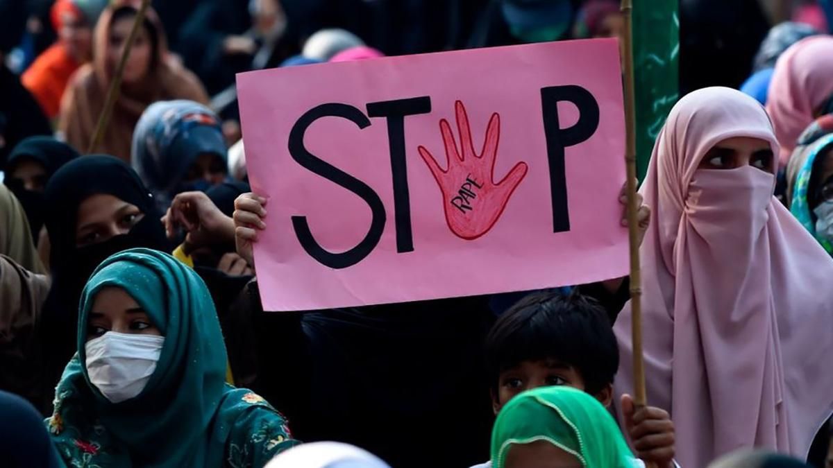В Пакистане запретили проверять девственность тестом двух пальцев