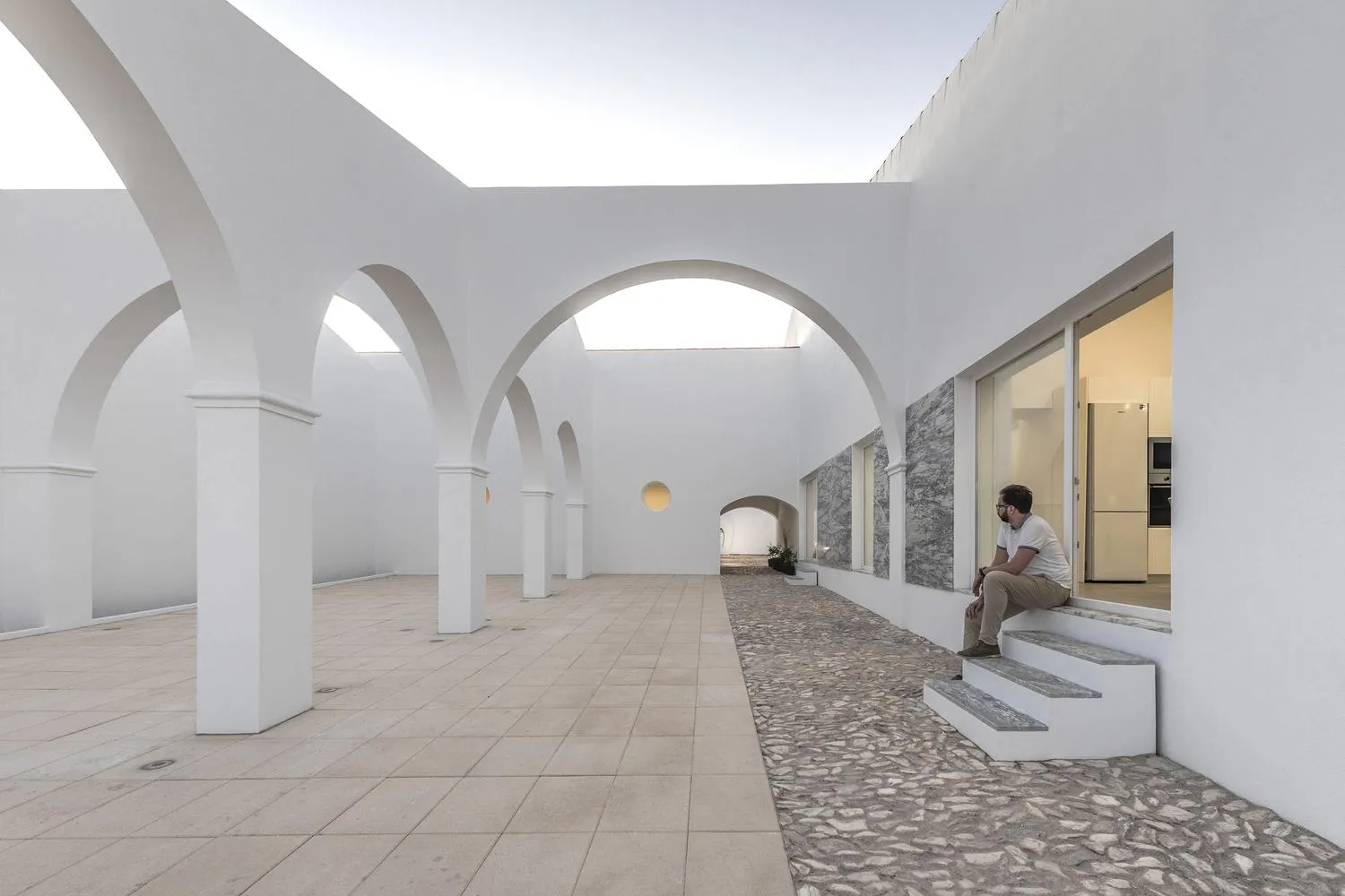 Кришталево біла будівля / Фото Archdaily Кришталево біла будівля / Фото Archdaily