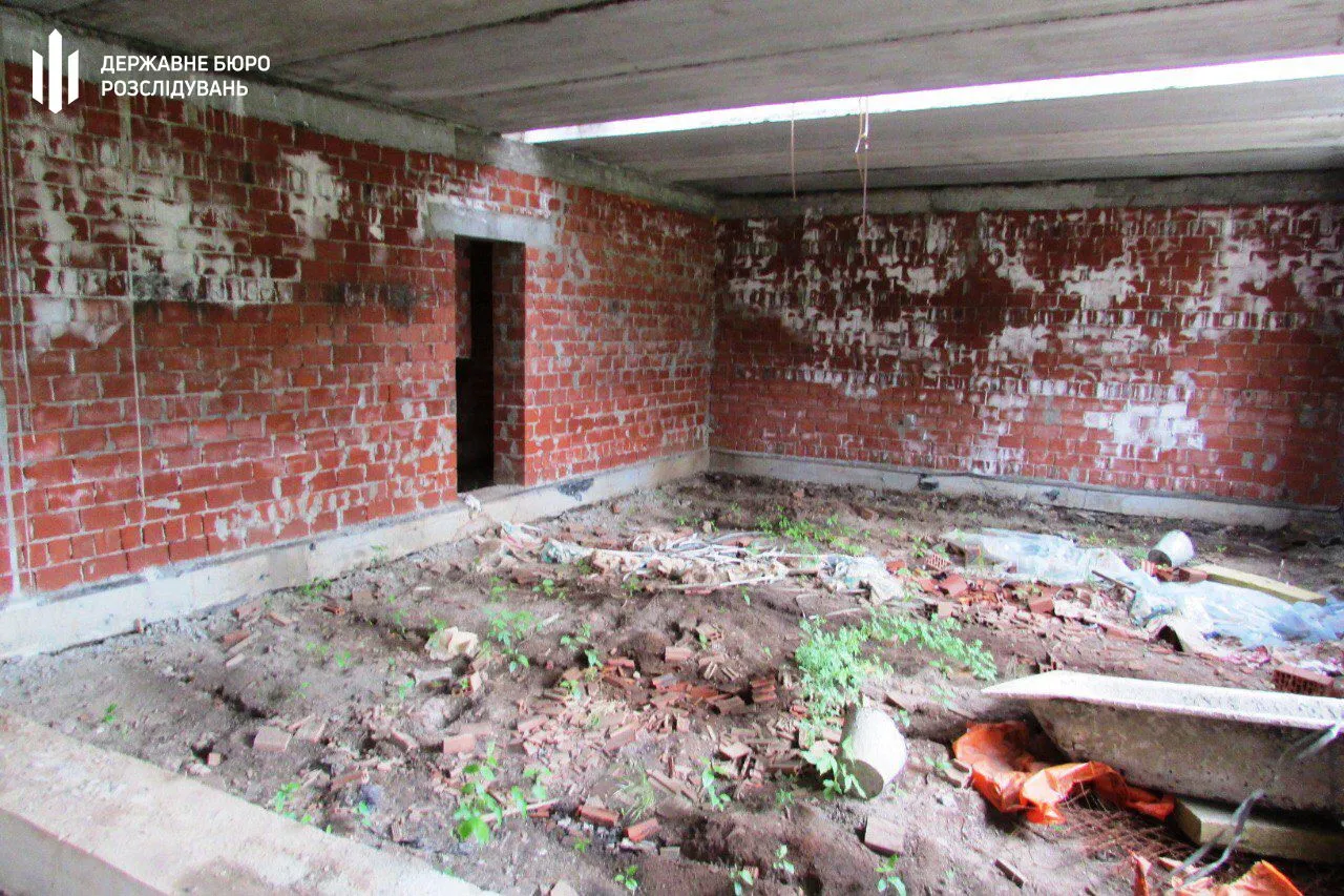 ексчиновника ЗСУ підозрюють у недбалості під час прийому казарм у Бахмуті ексчиновника ЗСУ підозрюють у недбалості під час прийому казарм у Бахмуті