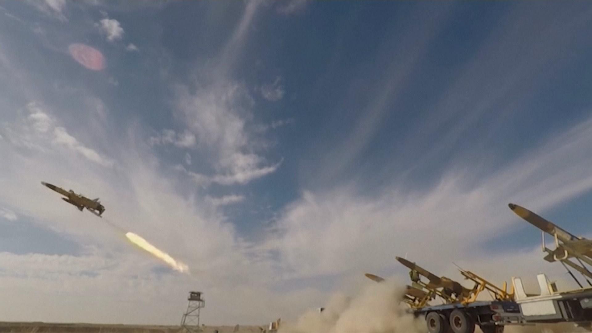 Іран провів військові навчання: запустили сотні дронів – відео Іран провів військові навчання: запустили сотні дронів – відео