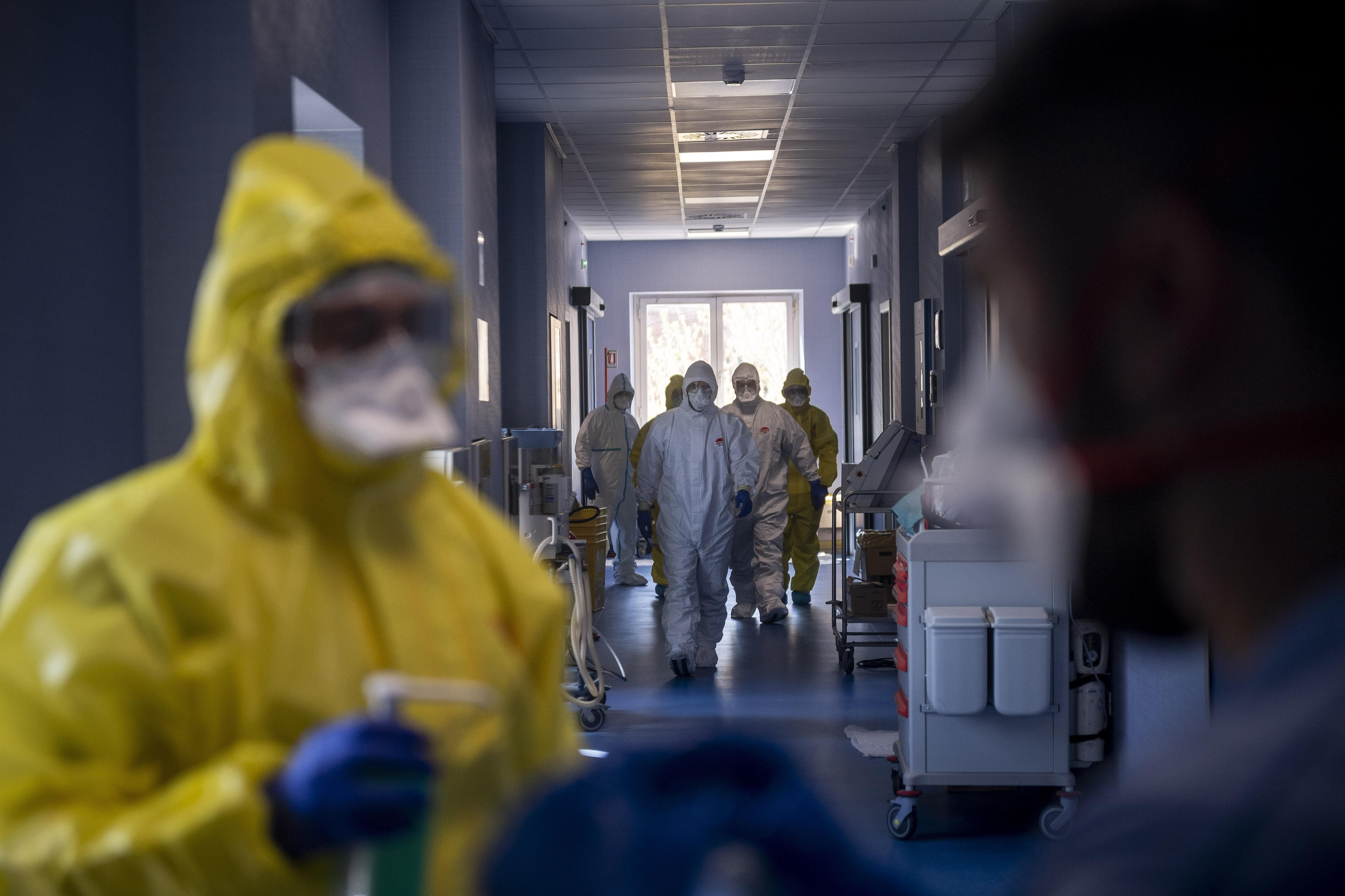 В Италии 90-летняя женщина умерла после вакцинации от COVID-19: смерть расследуют
