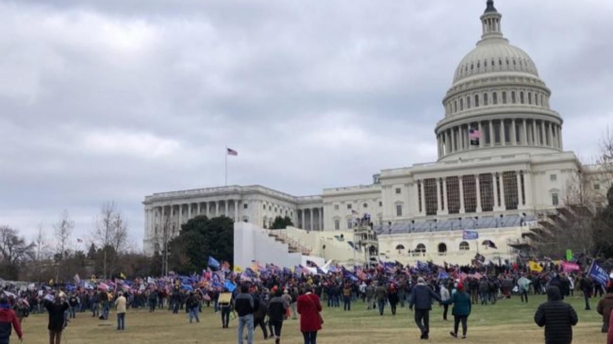 Из зданий Конгресса в США эвакуировали людей из-за протестов