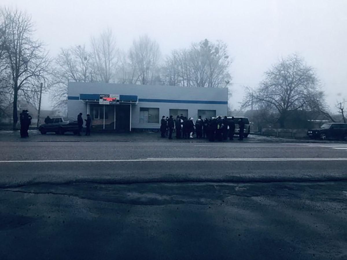 На Харківщині люди перекрили трасу через підвищення тарифів на газ На Харківщині люди перекрили трасу через підвищення тарифів на газ