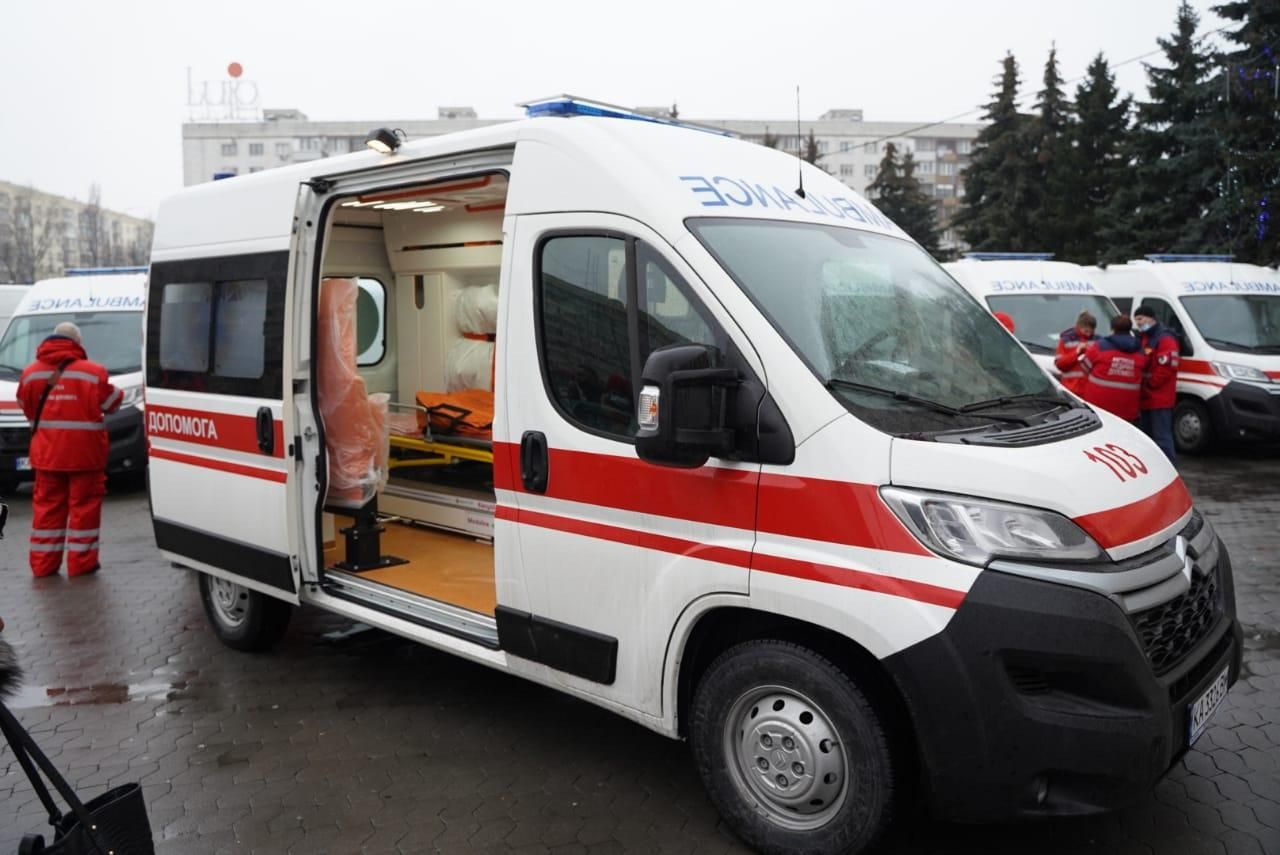 На Киевщине медики получили 20 новых автомобилей фото - Киев На Киевщине медики получили 20 новых автомобилей фото - Киев