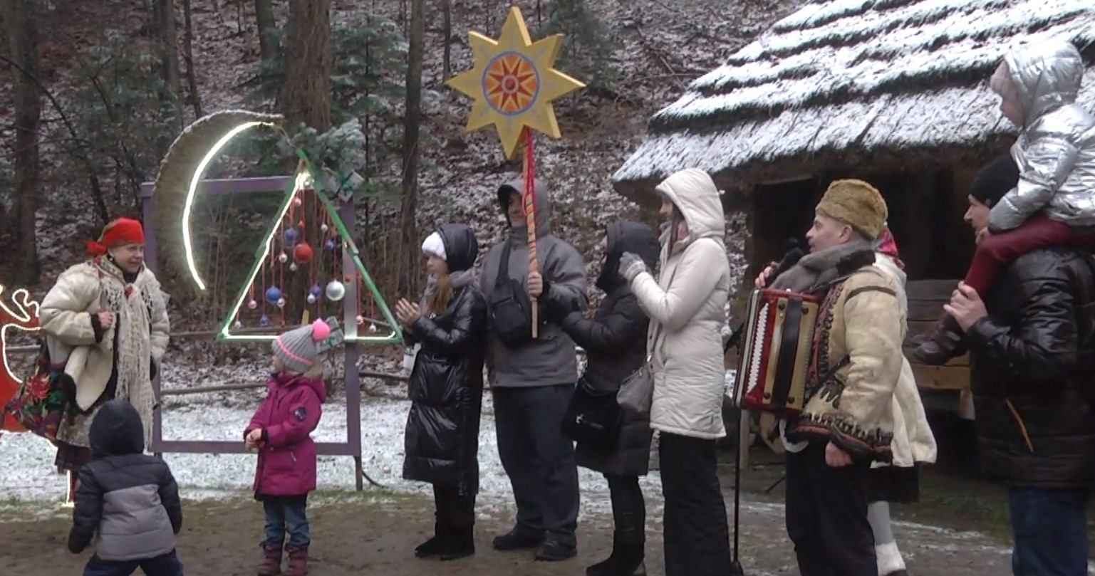 Во Львове встретили праздник со всеми украинскими традициями