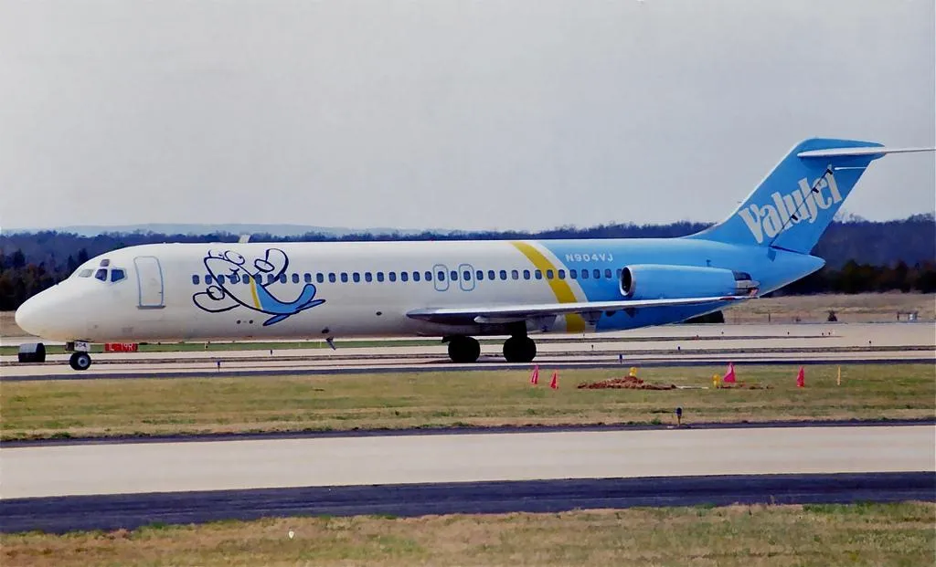 авіалайнер DC-9-32