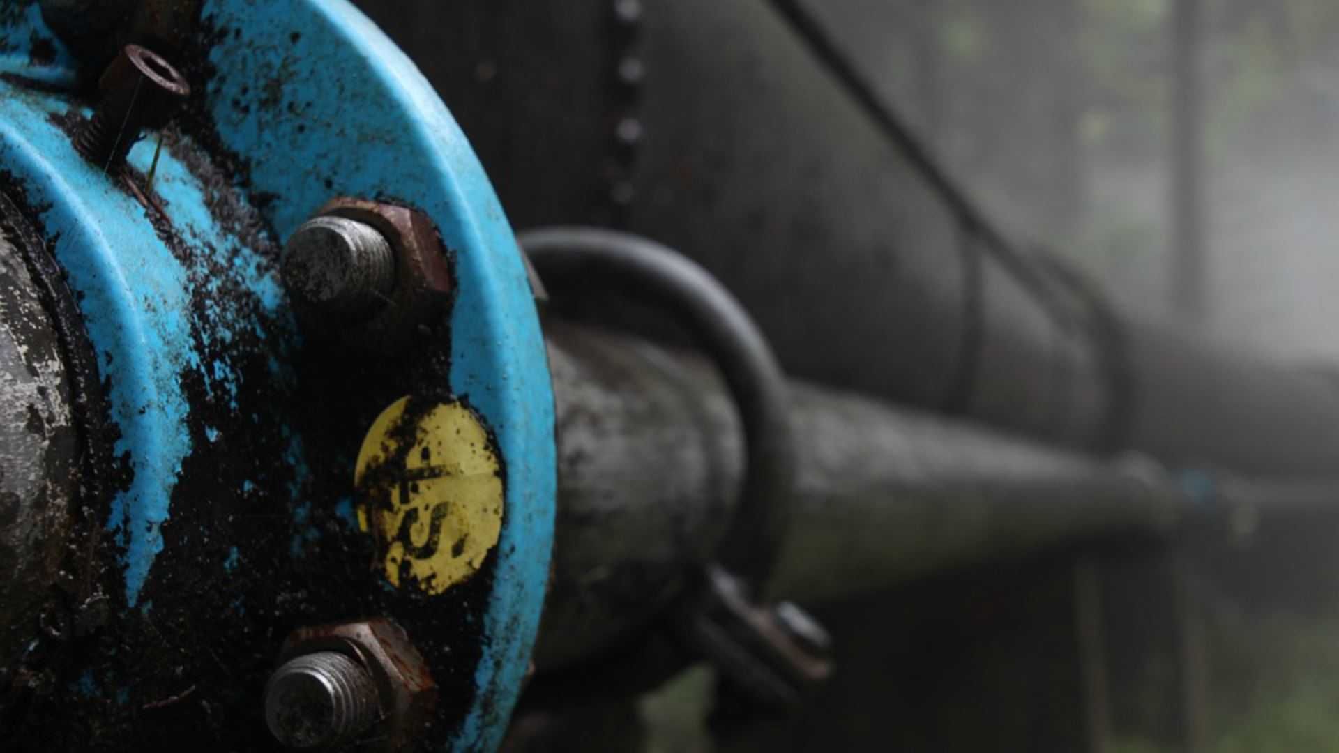 У будинку в російському Омську пішов дощ з окропу: відео У будинку в російському Омську пішов дощ з окропу: відео