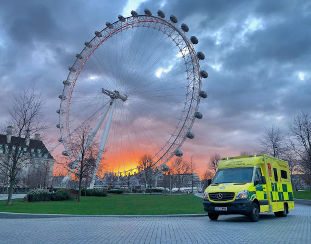 У Лондоні через коронавірус не вистачає водіїв швидкої допомоги