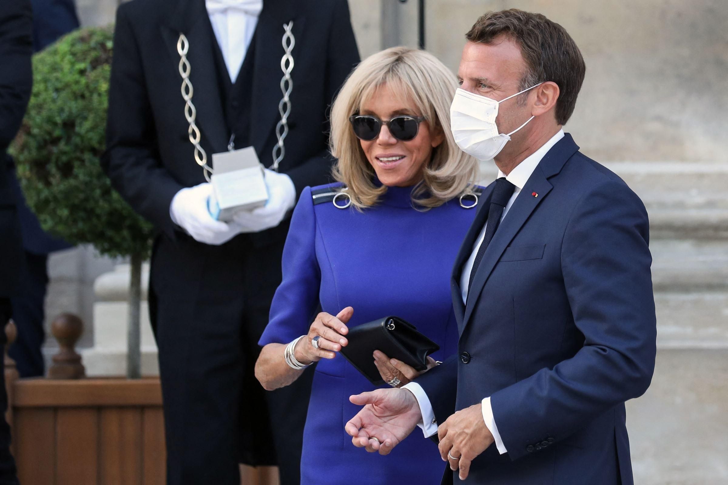 Дружина президента Франції перехворіла на COVID-19 
