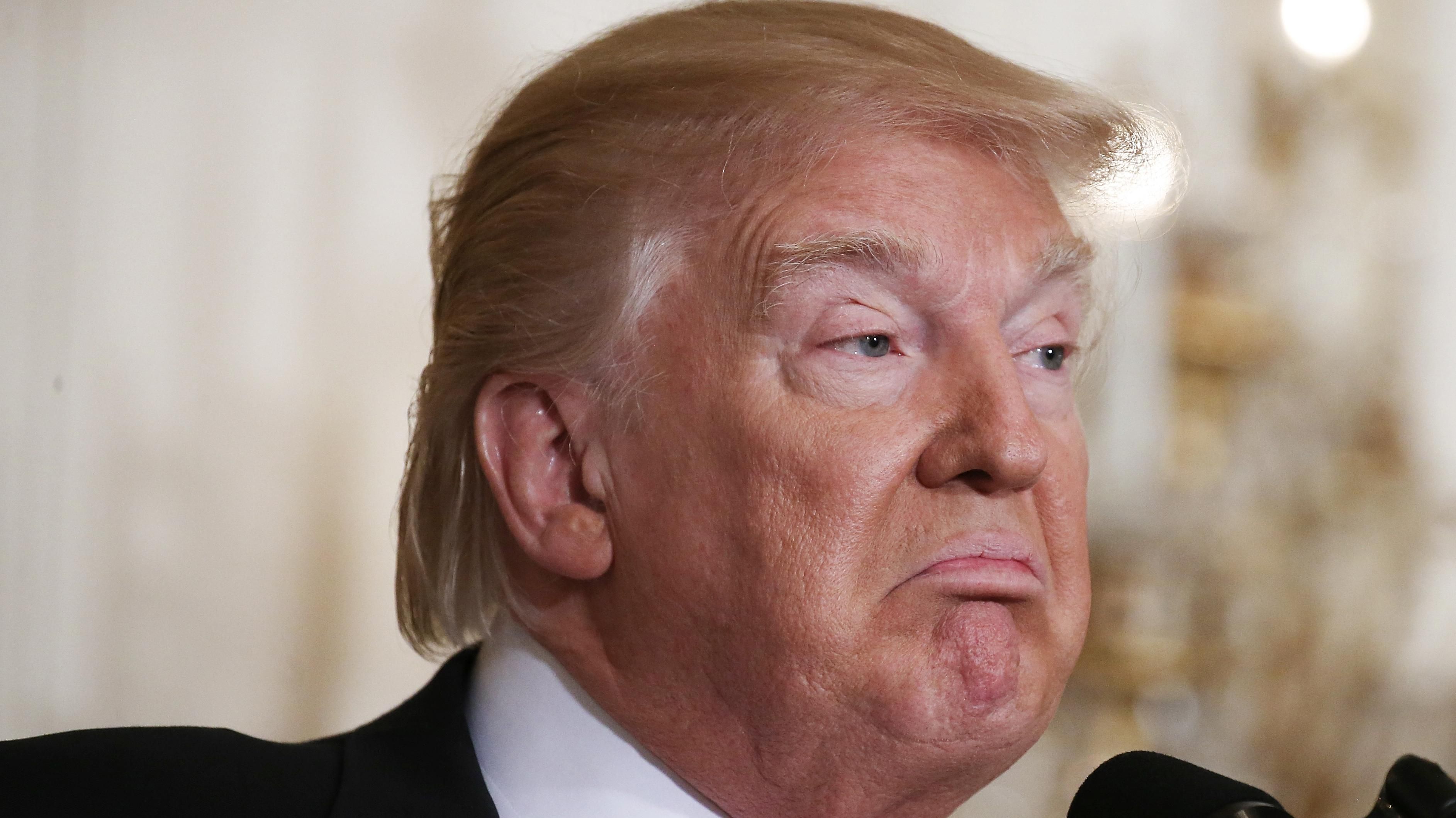 Twitter забанив французького депутата Йоахіма Сон-Форже: той видавав себе за Трампа Twitter забанив французького депутата Йоахіма Сон-Форже: той видавав себе за Трампа