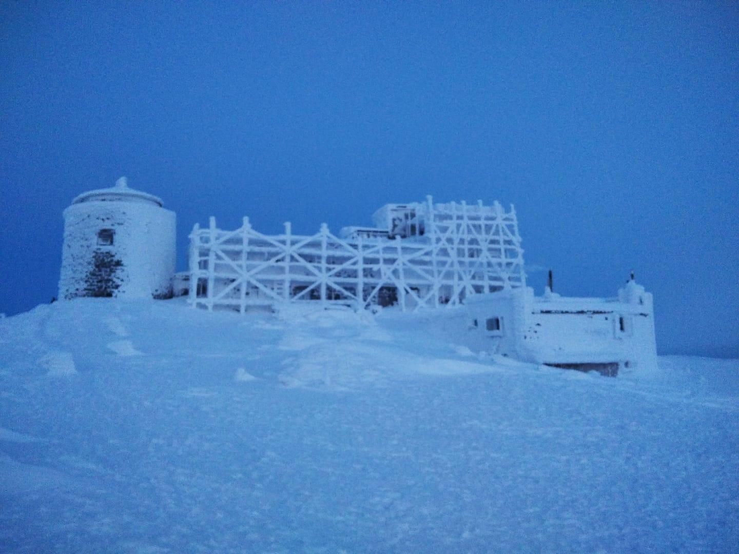 На горе Поп Иван существует угроза схода лавин: фото