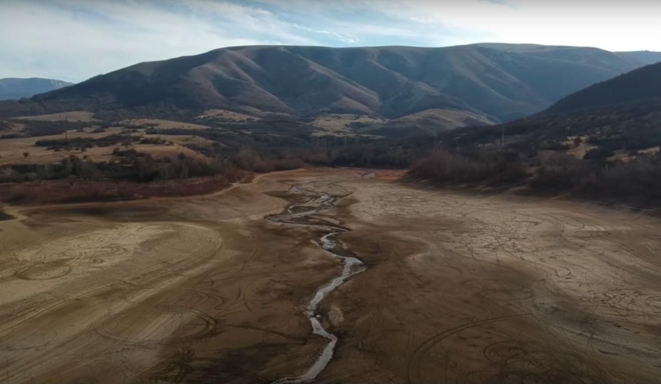 У Сімферополі пересохло Аянське водосховище: жахаючі кадри