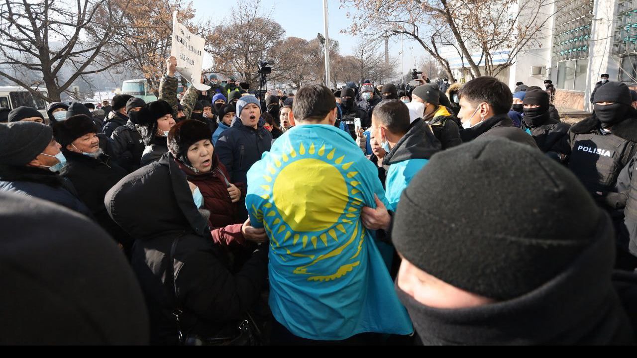 В Казахстане в день парламентских выборов 10 января 2021 силовики блокируют оппозиционные политсилы и уже задержали более 100 митингующих