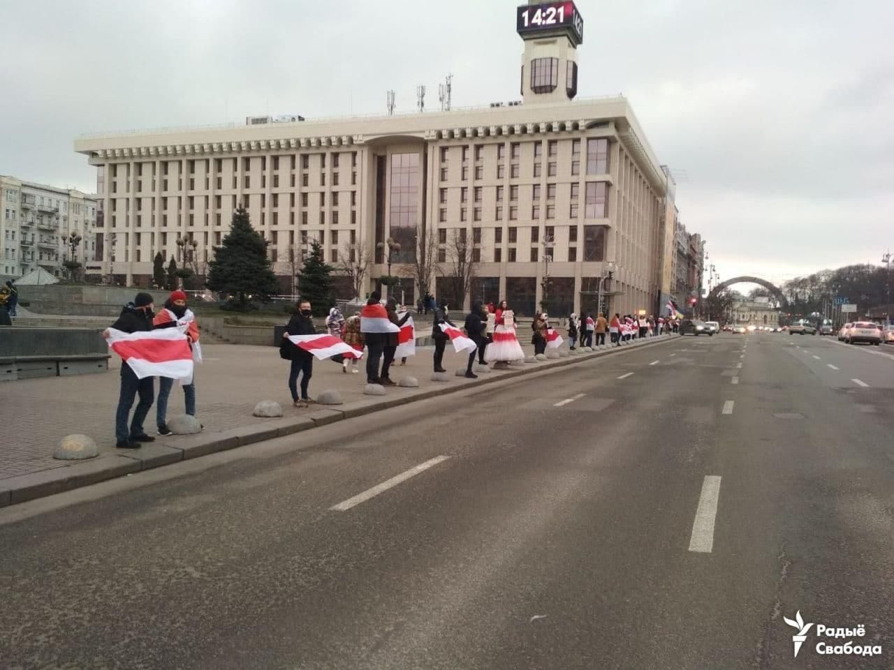 В Киеве и Львове состоялись акции солидарности с Беларусью: фото