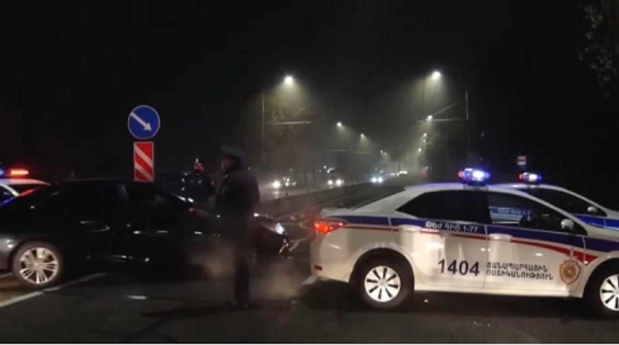 Опозиція спробувала зірвати візит Пашиняна в Москву: відео Опозиція спробувала зірвати візит Пашиняна в Москву: відео