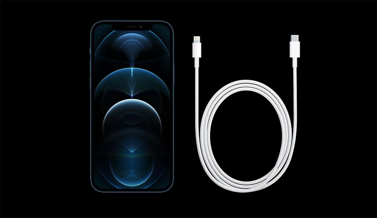 Apple позбавила  iPhone 12 блоку зарядки: скільки зекономила компанія