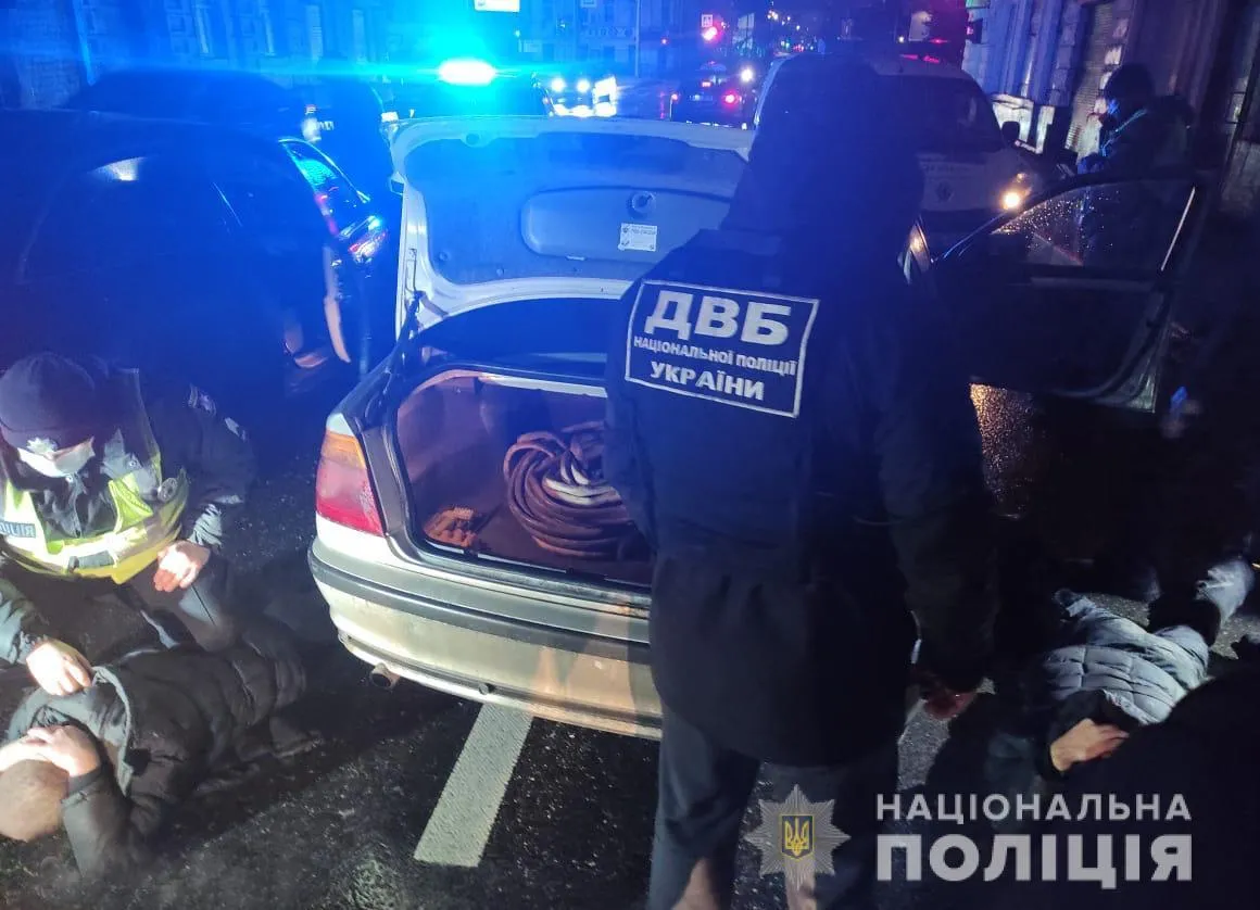 у Харкові затримали поліцейських, які займалися викраденням кабелів