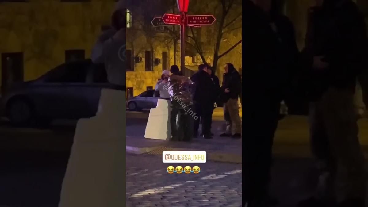 В Одесі чоловіка, який попався на крадіжці, затримали перехожі В Одесі чоловіка, який попався на крадіжці, затримали перехожі