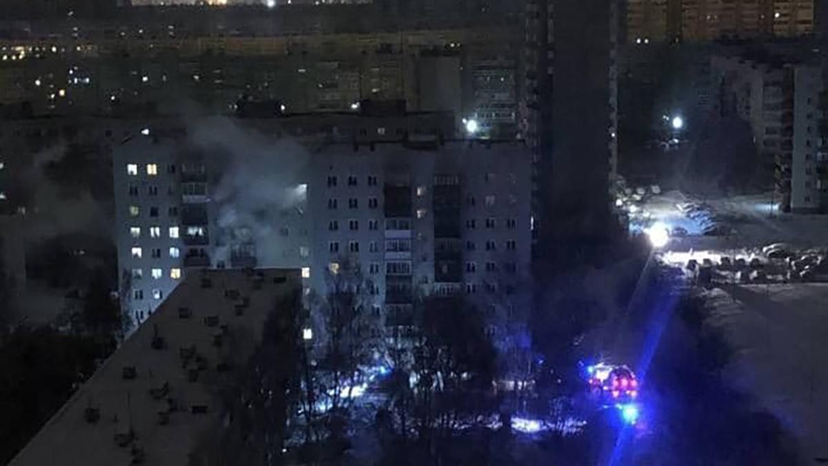 В Екатеринбурге (Россия) в результате пожара в девятиэтажном доме погибли 8 человек, в том числе ребенок