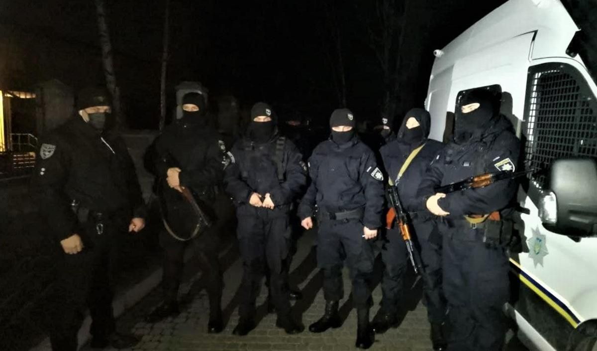 Незаконне видобування бурштину: на Рівненщині працюють рейди Незаконне видобування бурштину: на Рівненщині працюють рейди