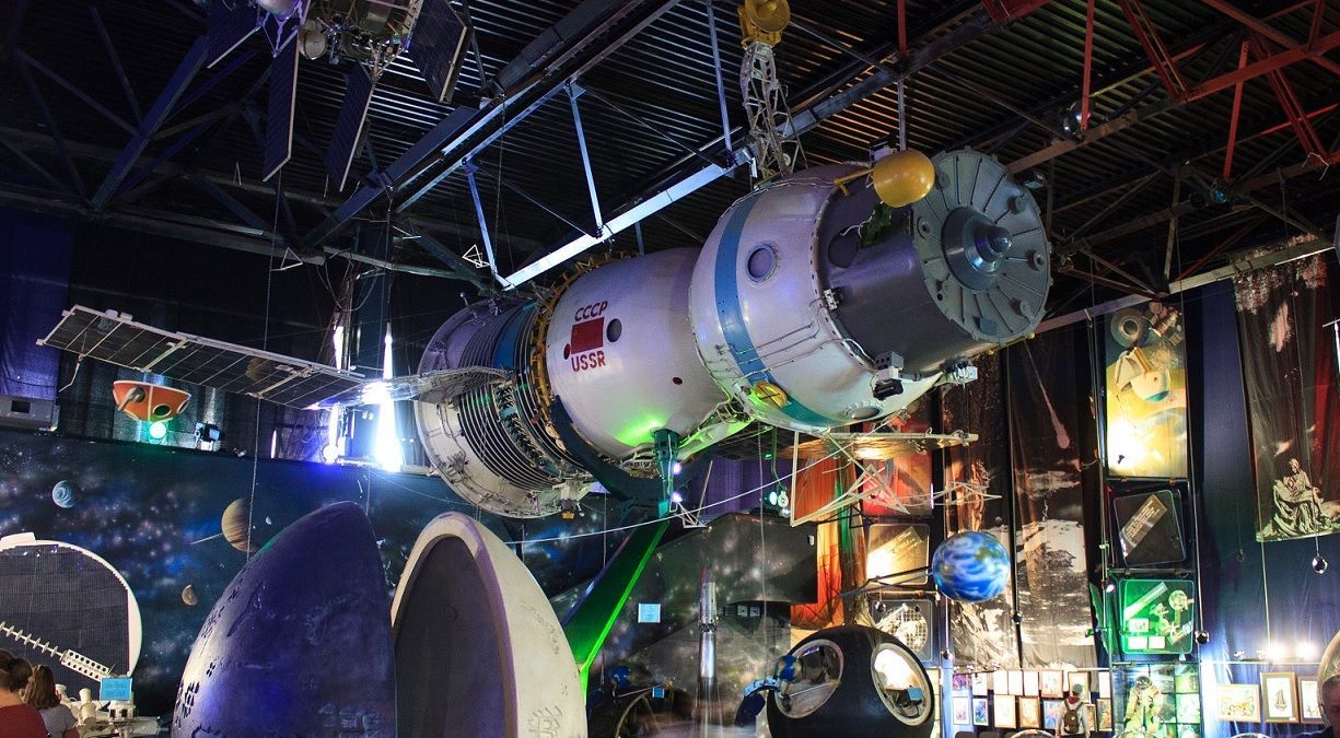 Зеленський запросив Ілона Маска в Україну: куди саме Зеленський запросив Ілона Маска в Україну: куди саме