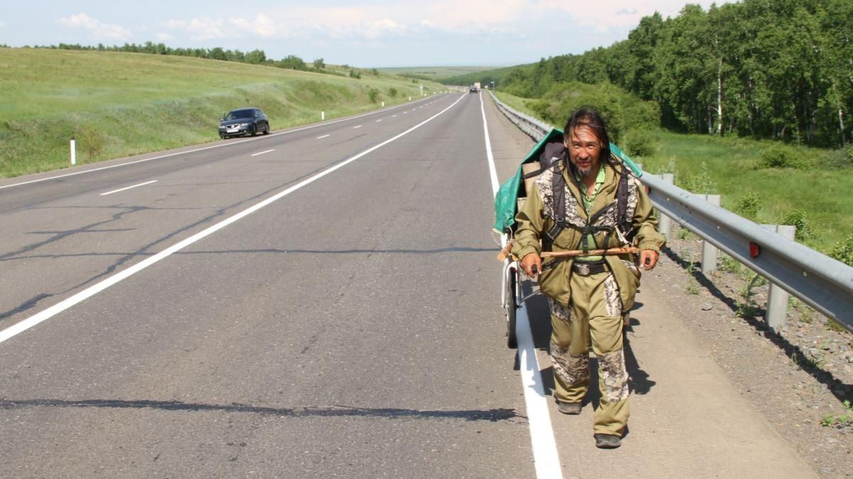 Шаман на белом коне вирушив в Москву виганяти Путина Шаман на белом коне вирушив в Москву виганяти Путина