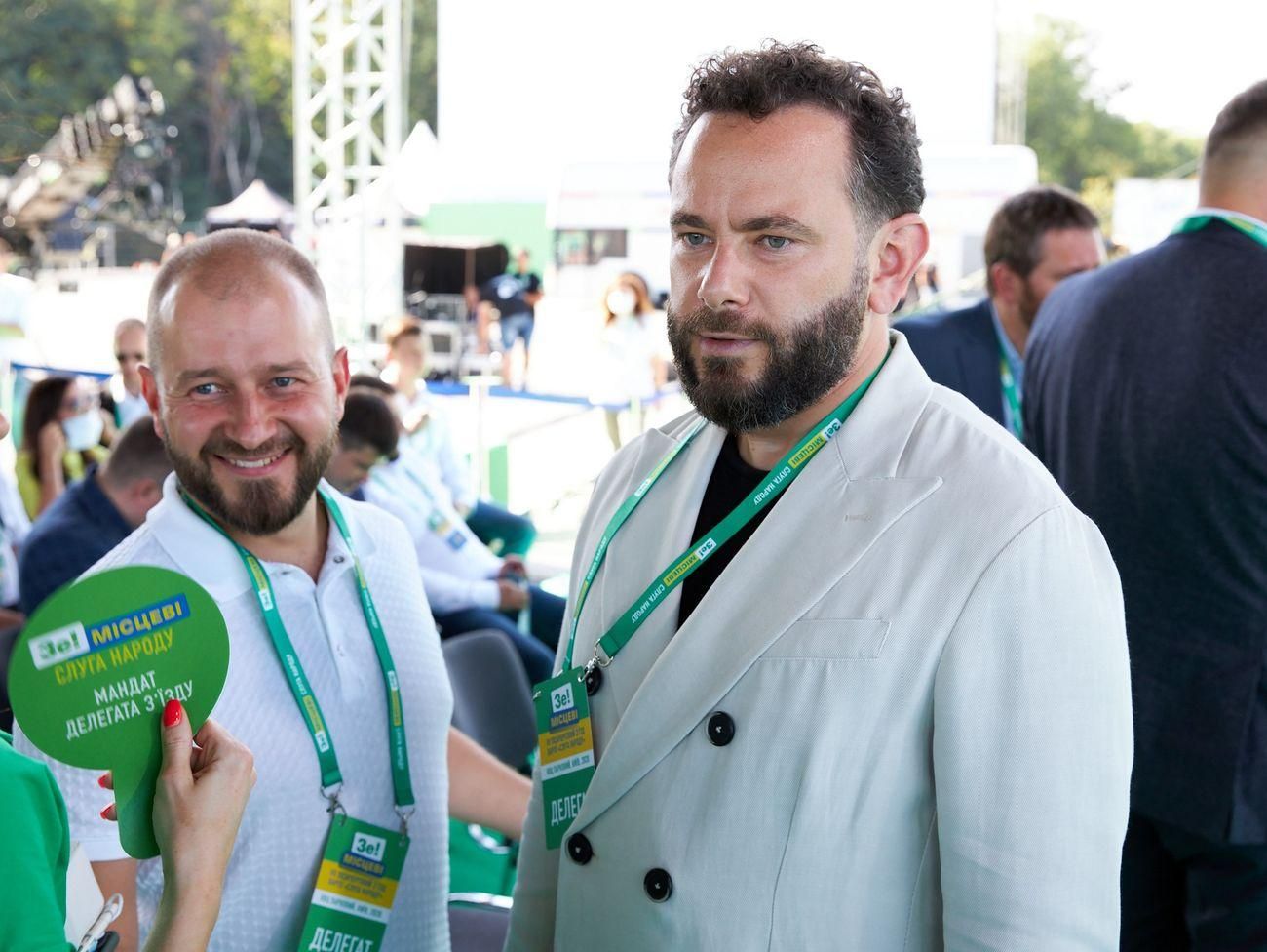 "Слуги народа" требуют, чтобы в партии разобрались с ситуацией с Дубинским "Слуги народа" требуют, чтобы в партии разобрались с ситуацией с Дубинским