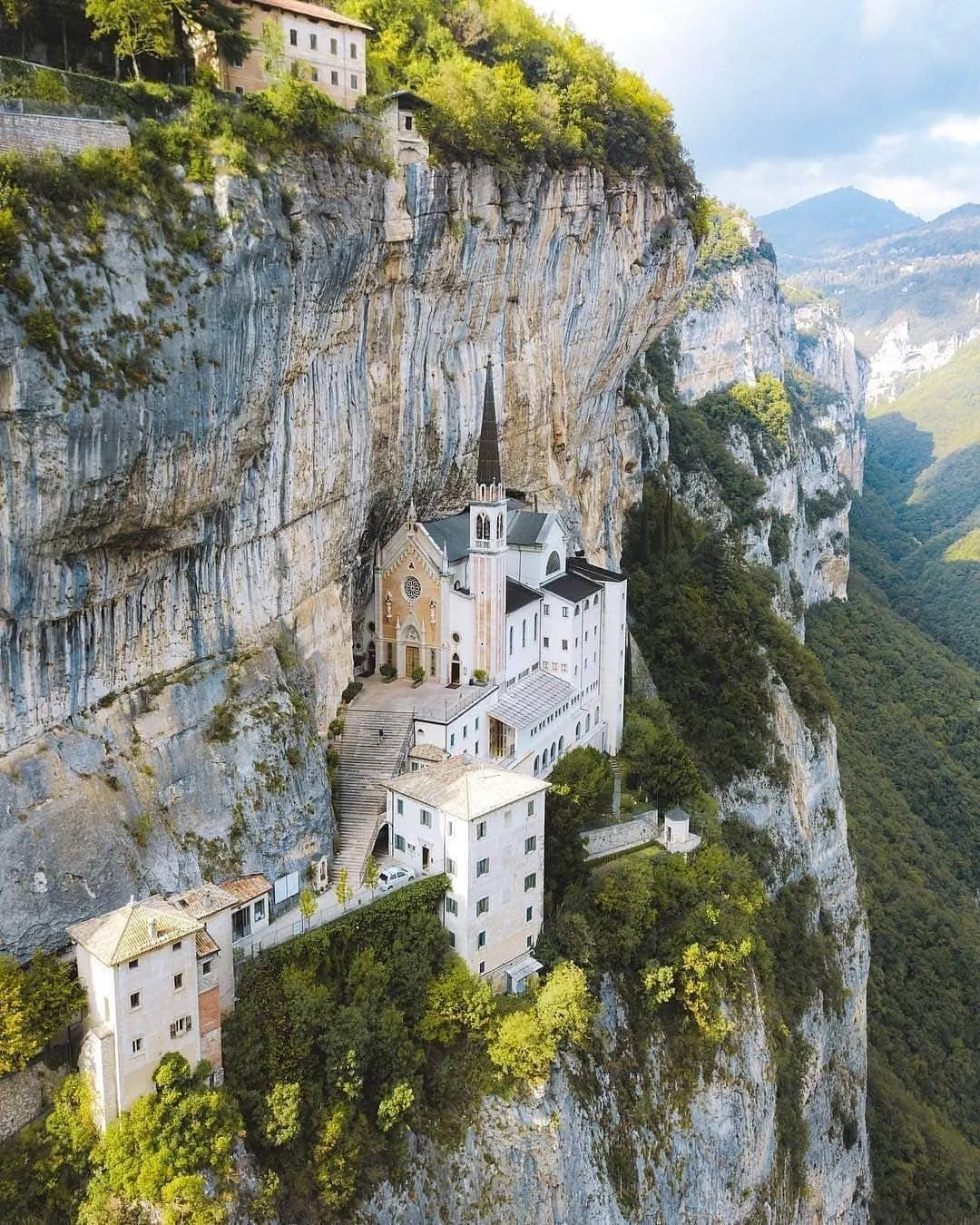 Церква Церква