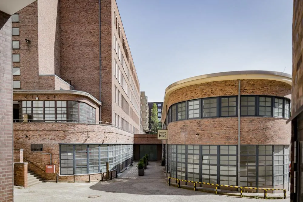 Одне із найбільших жвавих місць Берліна  / Фото Archdaily Одне із найбільших жвавих місць Берліна  / Фото Archdaily