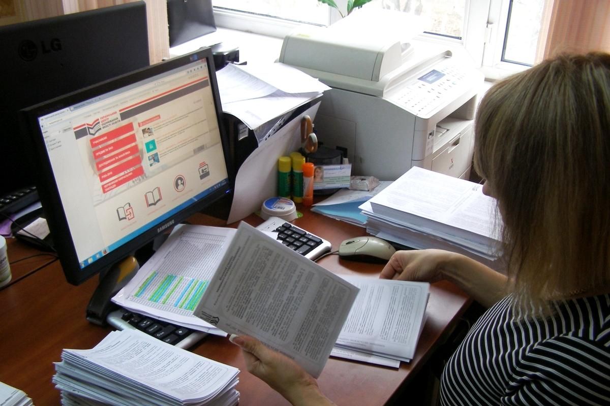 Уряд збільшив зарплати працівникам УЦОЯО: відомі суми Уряд збільшив зарплати працівникам УЦОЯО: відомі суми