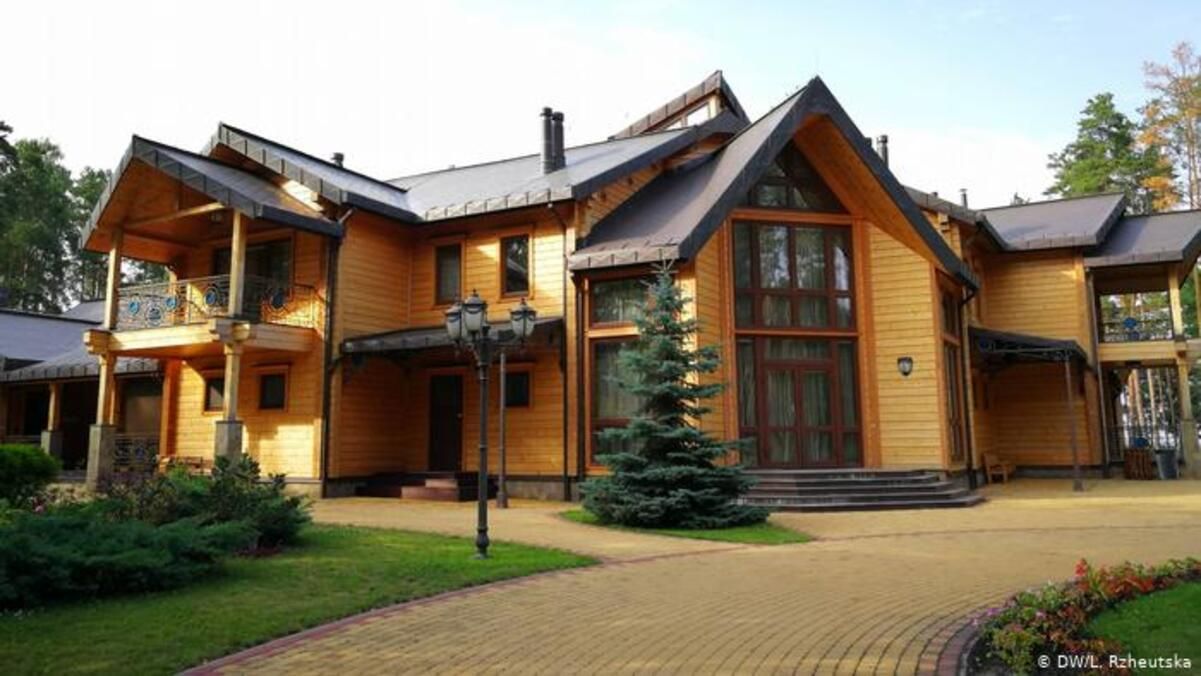АРМА ищет управляющих для резиденции Януковича в Сухолучье