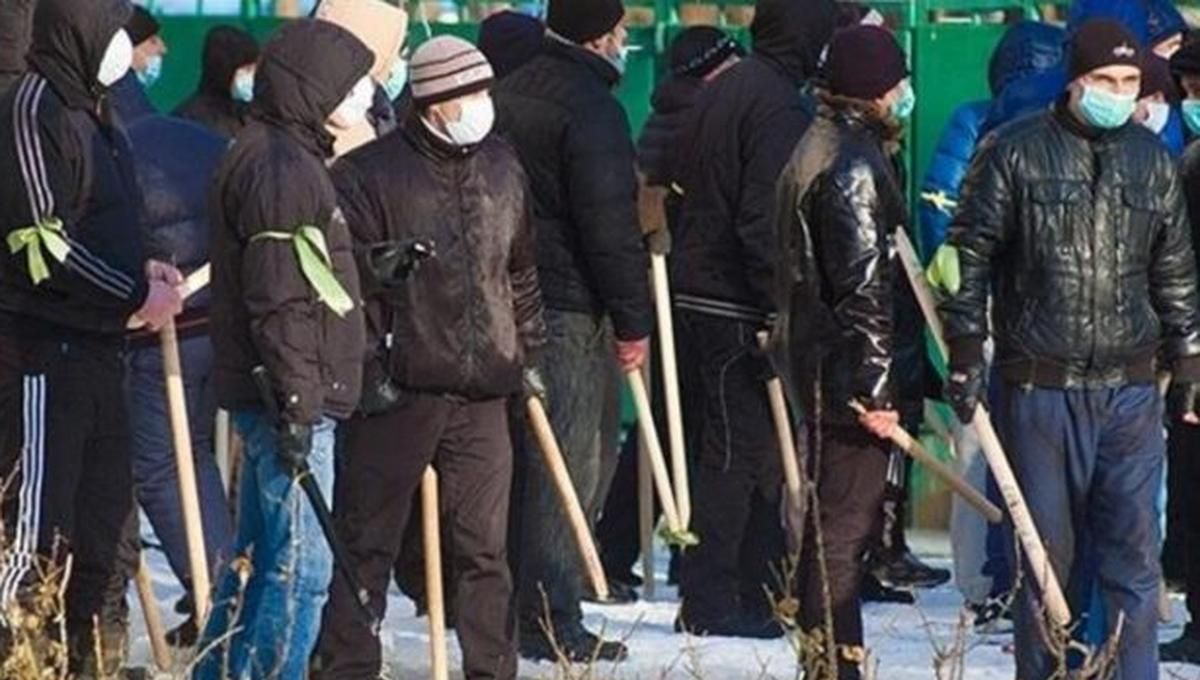 В Днепре ексмилициянтив оправдали за организованные перевозки титушок В Днепре ексмилициянтив оправдали за организованные перевозки титушок