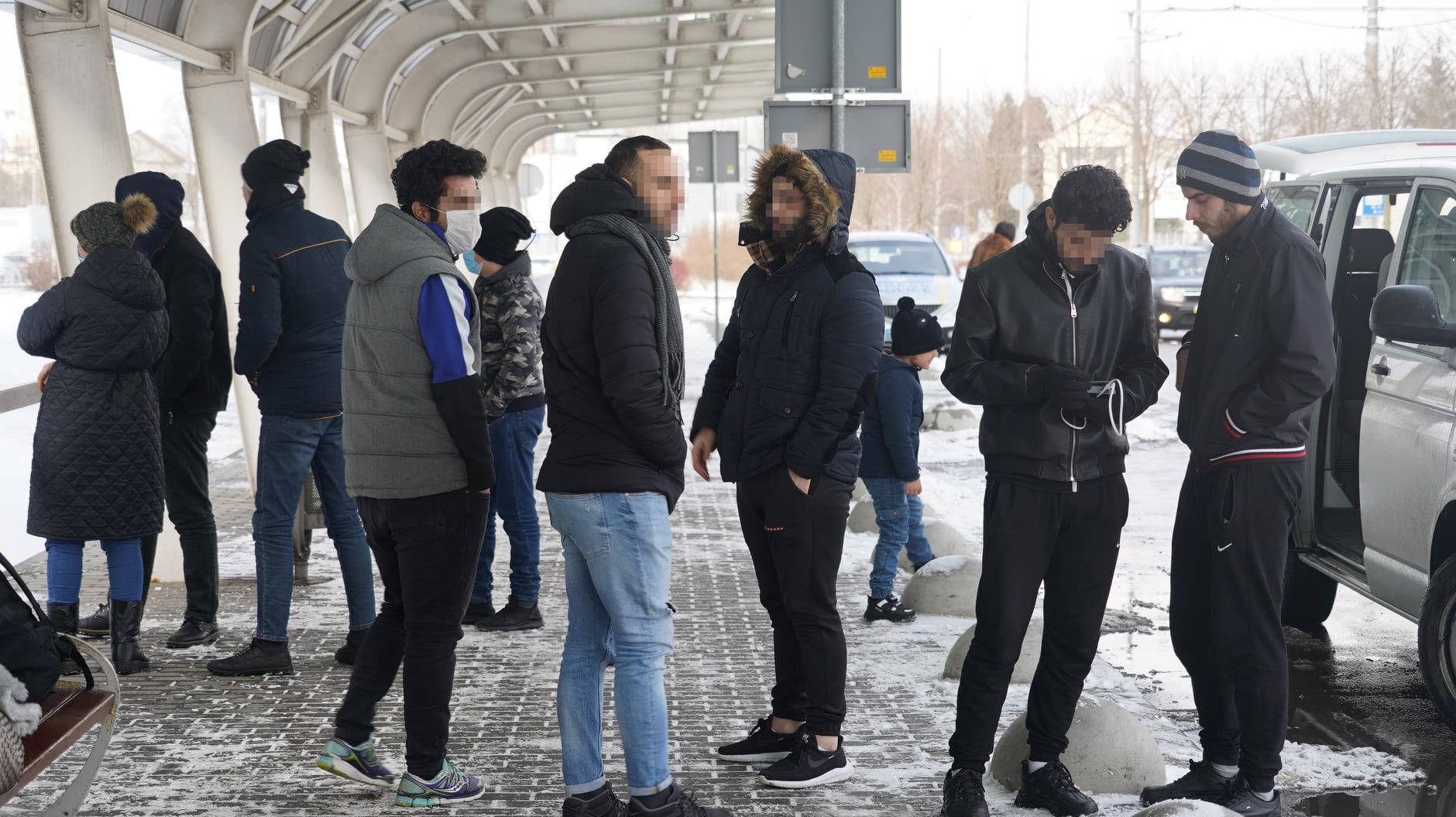 Хотели попасть в ЕС: правоохранители депортировали из Украины нелегальных мигрантов из Ирака