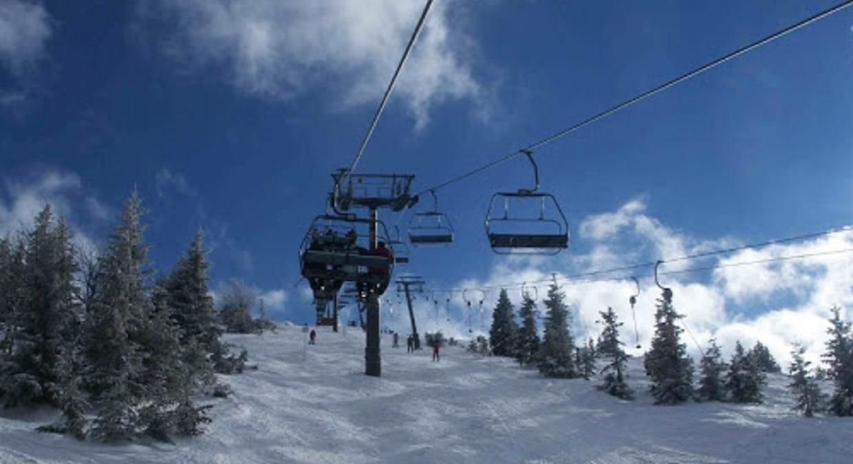 В Закарпатье остановился подъемник на курорте Красия 14.01.2021 В Закарпатье остановился подъемник на курорте Красия 14.01.2021